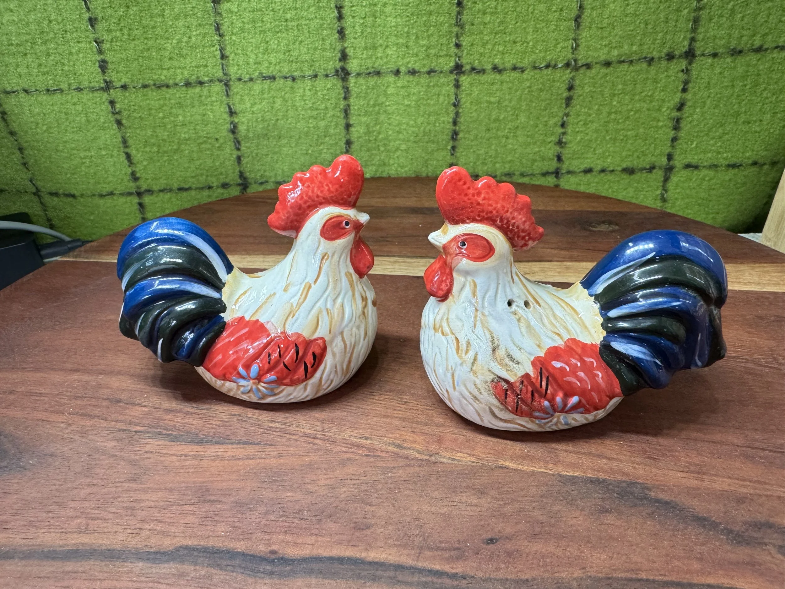 rooster salt and pepper shakers country kitchen