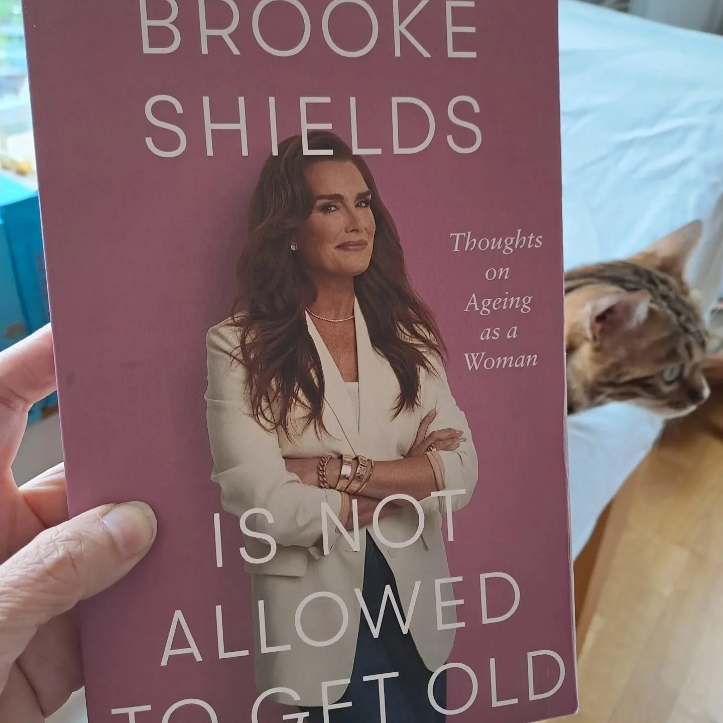 Has some great, if not slightly, alarming facts about the menopause:

1. women lose 3% to 8% of muscle mass per decade after the age of 30
2. 1.1 billion menopausal women 🌎 by 2025 - that is NOW 
3. 7% of new physicians in family medicine felt adequ