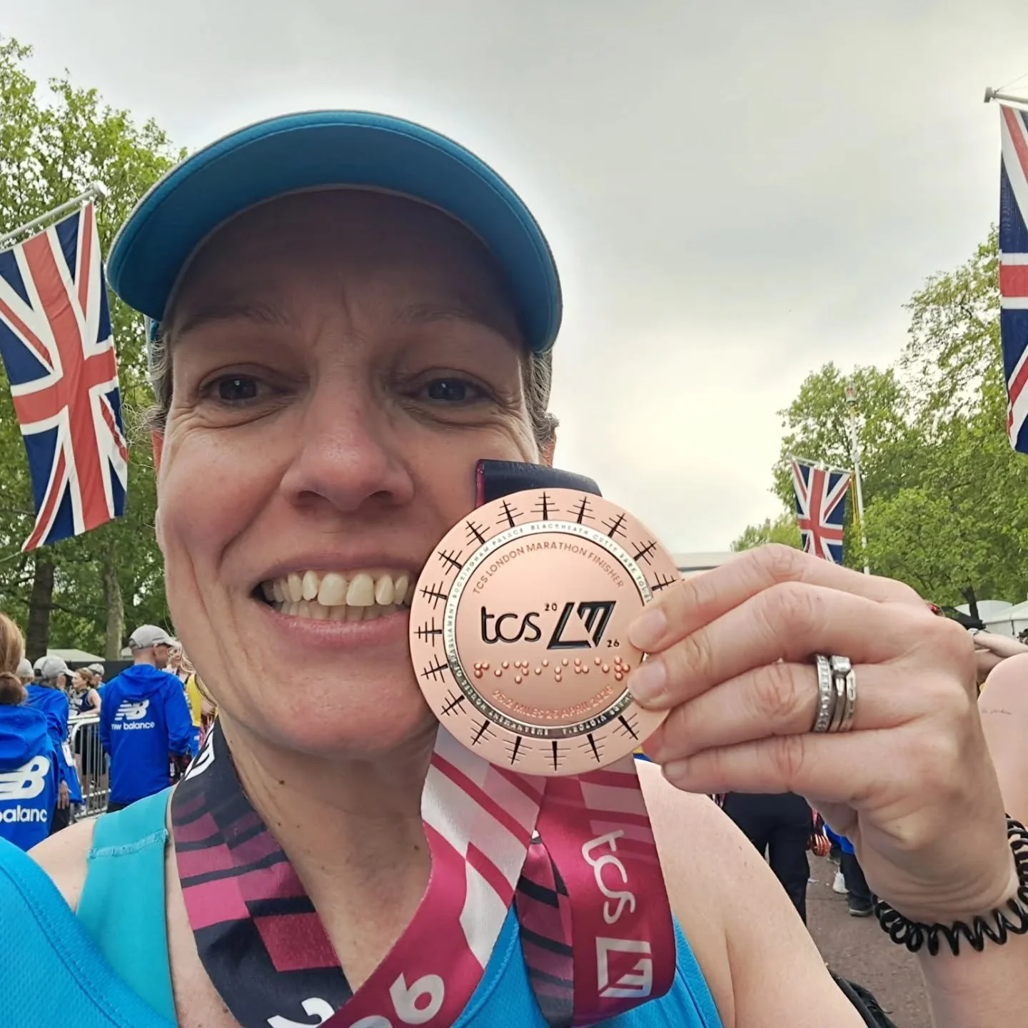 So 👏 I did it run Sally 🏃&zwj;♀️ run.

What an experience and wow the support and atmosphere was a perfect tonic to pull you round.

@greatormondst still time to sponsor me ❤️ 😍 

#londonmarathon2026 #yougotthis #gosh