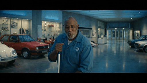 veo-studio-creation (4) - 01.gif