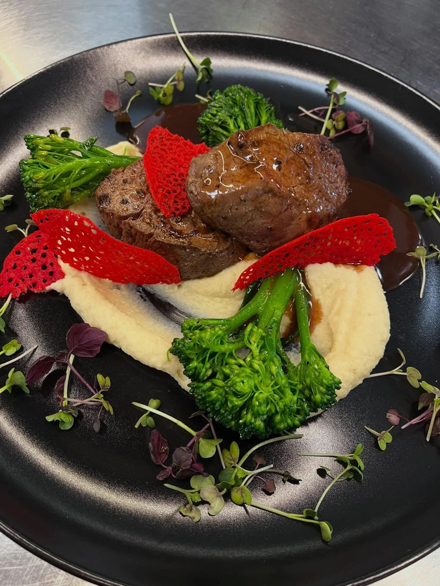 winter specials ❄️
Rinderfilet | Selleriecreme | wilder Brokkoli 
Hirschmedaillons | Selleriecreme | wilder Brokkoli
Rinderlfilet | Kartoffelgratin | Gem&uuml;seb&uuml;ndchen
Steinpilz Quadrone | Bergk&auml;se-Espuma | Petersilien&ouml;l | Rucola