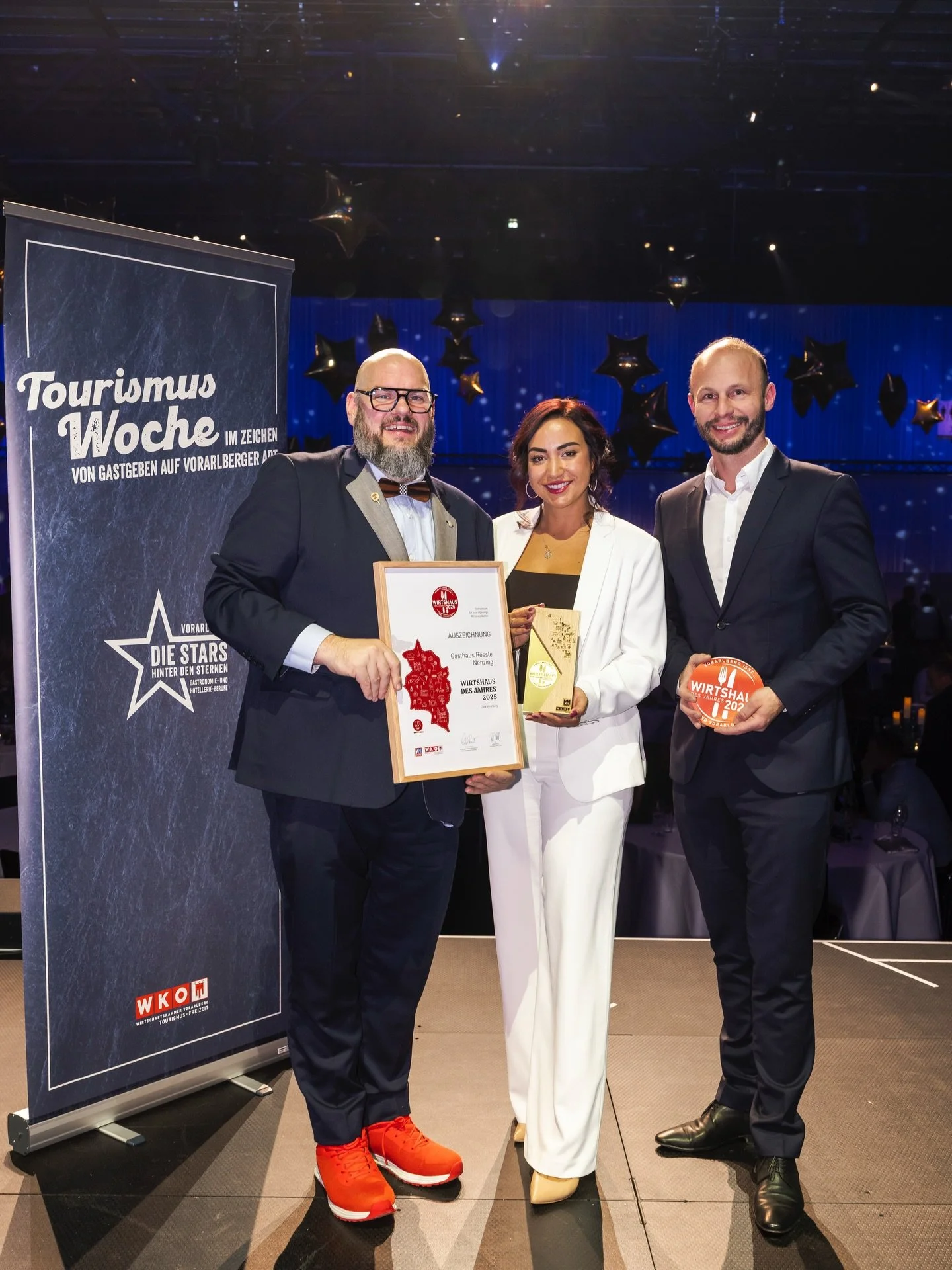 WIR HABEN ES GESCHAFFT! 🏆✨
Das Gasthaus R&ouml;ssle wurde bei der Langen Nacht der Stars in Bregenz zum Wirtshaus des Jahres 2025 &ndash; Gesamtsieger gek&uuml;rt!

Was f&uuml;r ein unvergesslicher Abend, was f&uuml;r eine Ehre und was f&uuml;r eine