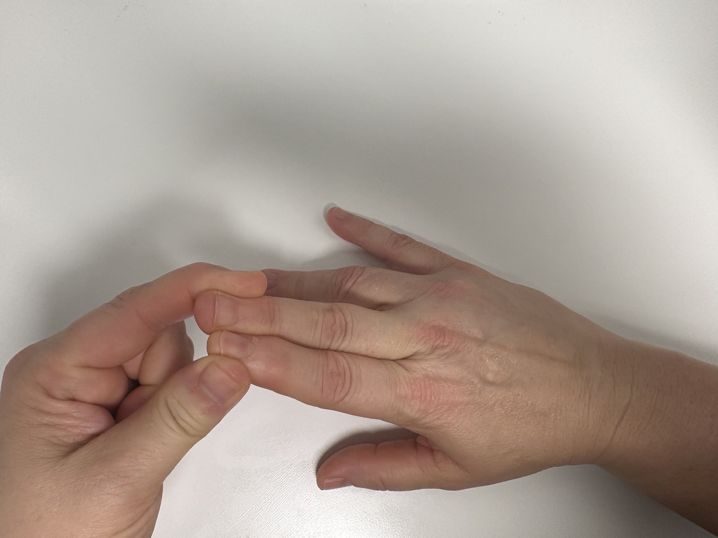 finger-abduction-exercise-start.jpg