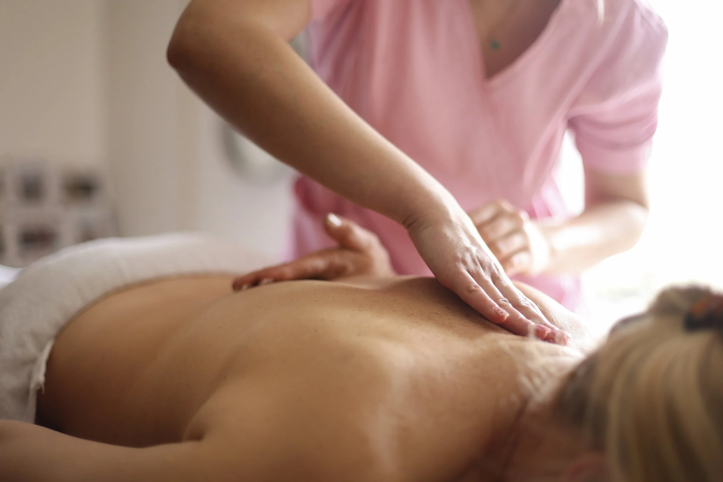 Registered massage therapy treatment at Pelham Massage Therapy & Osteopathy Clinic in Fonthill Ontario