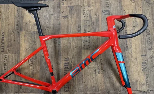 Rahmenkit BMC Kaius 01 rot mit ICS Aero Cockpit, Grösse 54cm