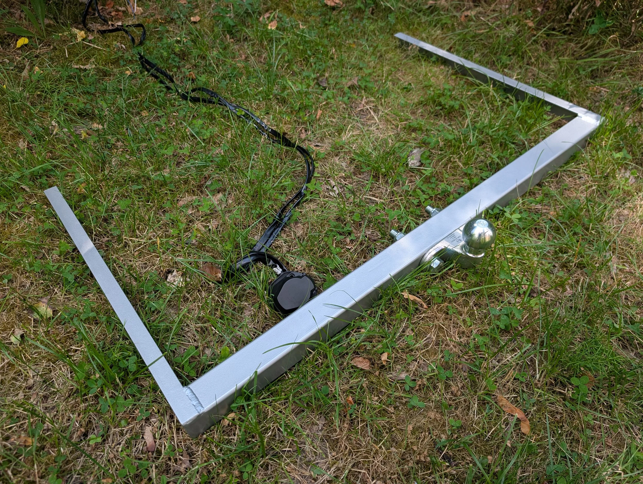 Afbeelding van de Trailer Hitch voor de Holtkamper inclusief Aansluitkabels