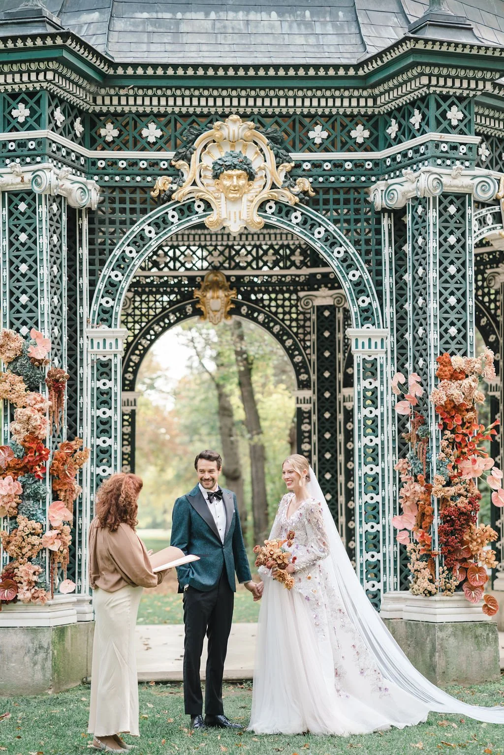 Wedding Ceremony in Schlosspark Laxenburg – Outdoor Weddings Near Vienna