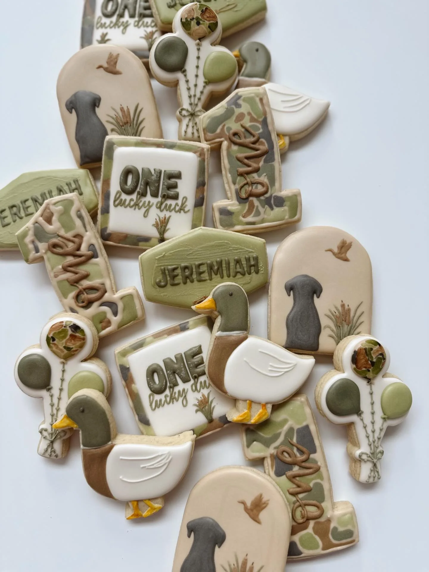 ✨ALL DYE FREE ✨ one lucky duck, hunting edition 🦆 the &ldquo;cousin&rdquo; to one silly goose will not disappoint, especially for our Montana, hunting, outdoorsy community ✨ Book your custom cookie order now for April &amp; May!
#custombirthdaycooki