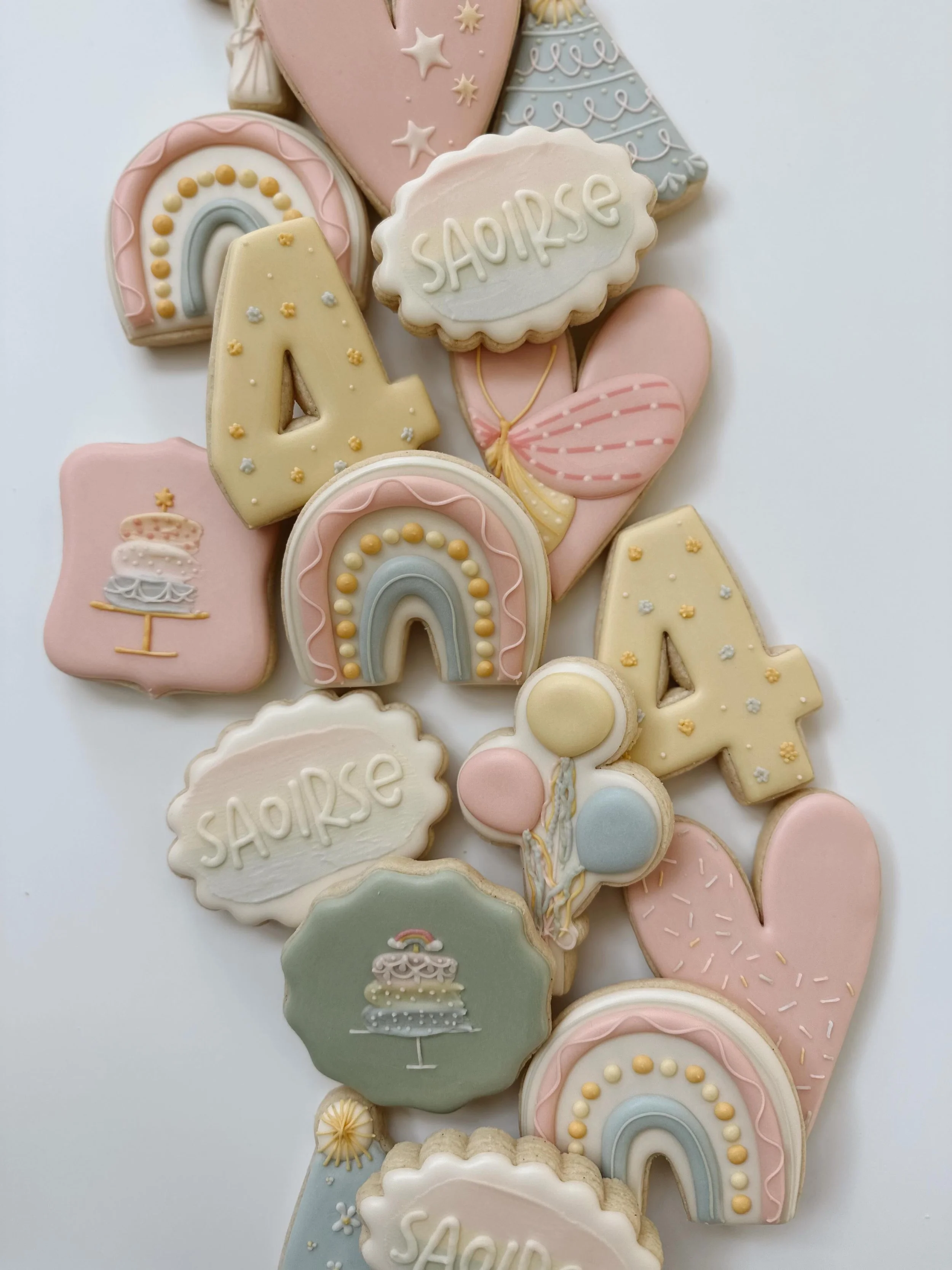 Sugar, spice and everything nice 💕 book your own custom cookies for upcoming birthdays and events 🎈
.
.
#customcookiesbozeman #sugarcookies #bozeman #birthdaycookies #dyefree