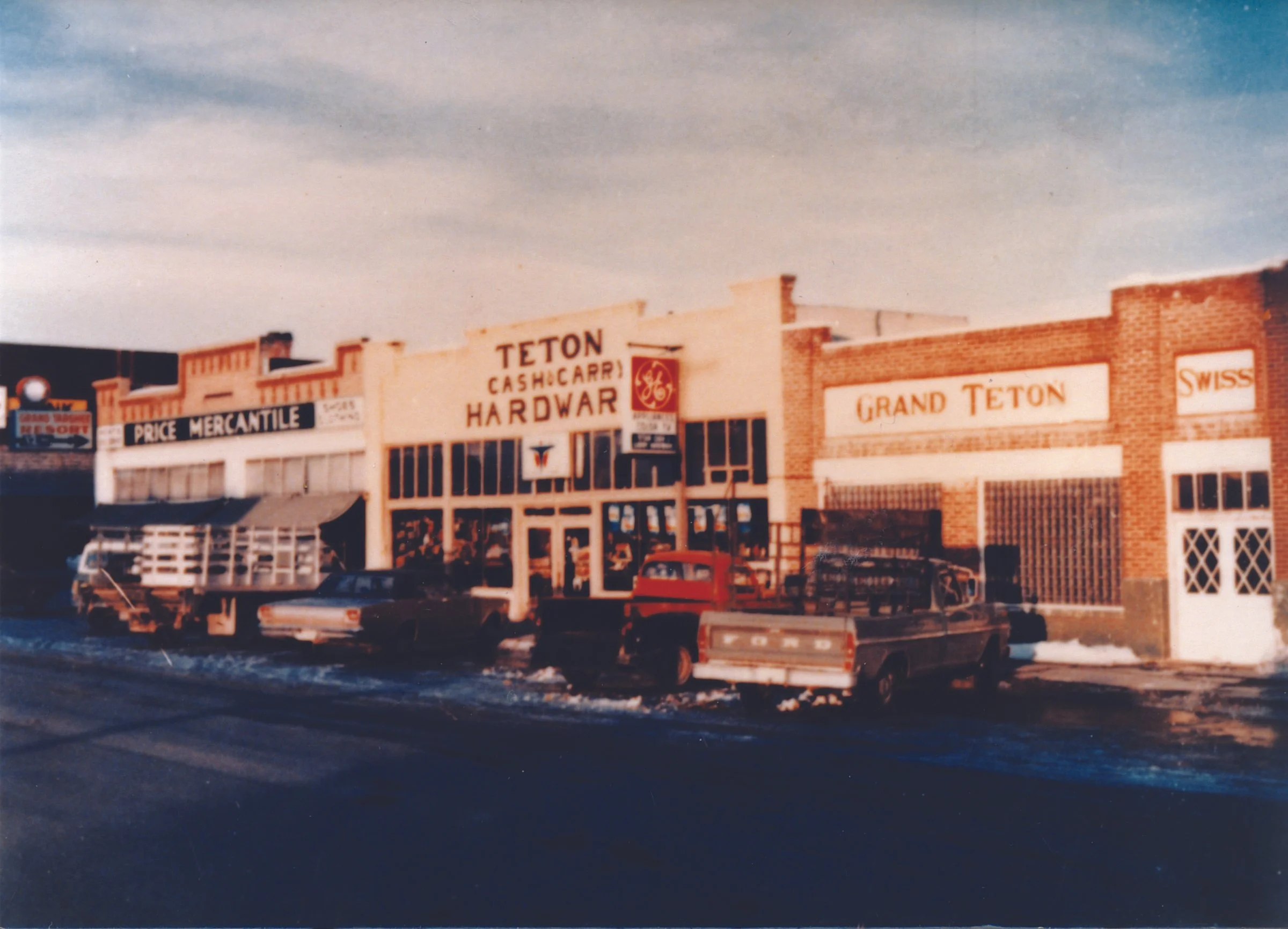 Store_1975.jpg