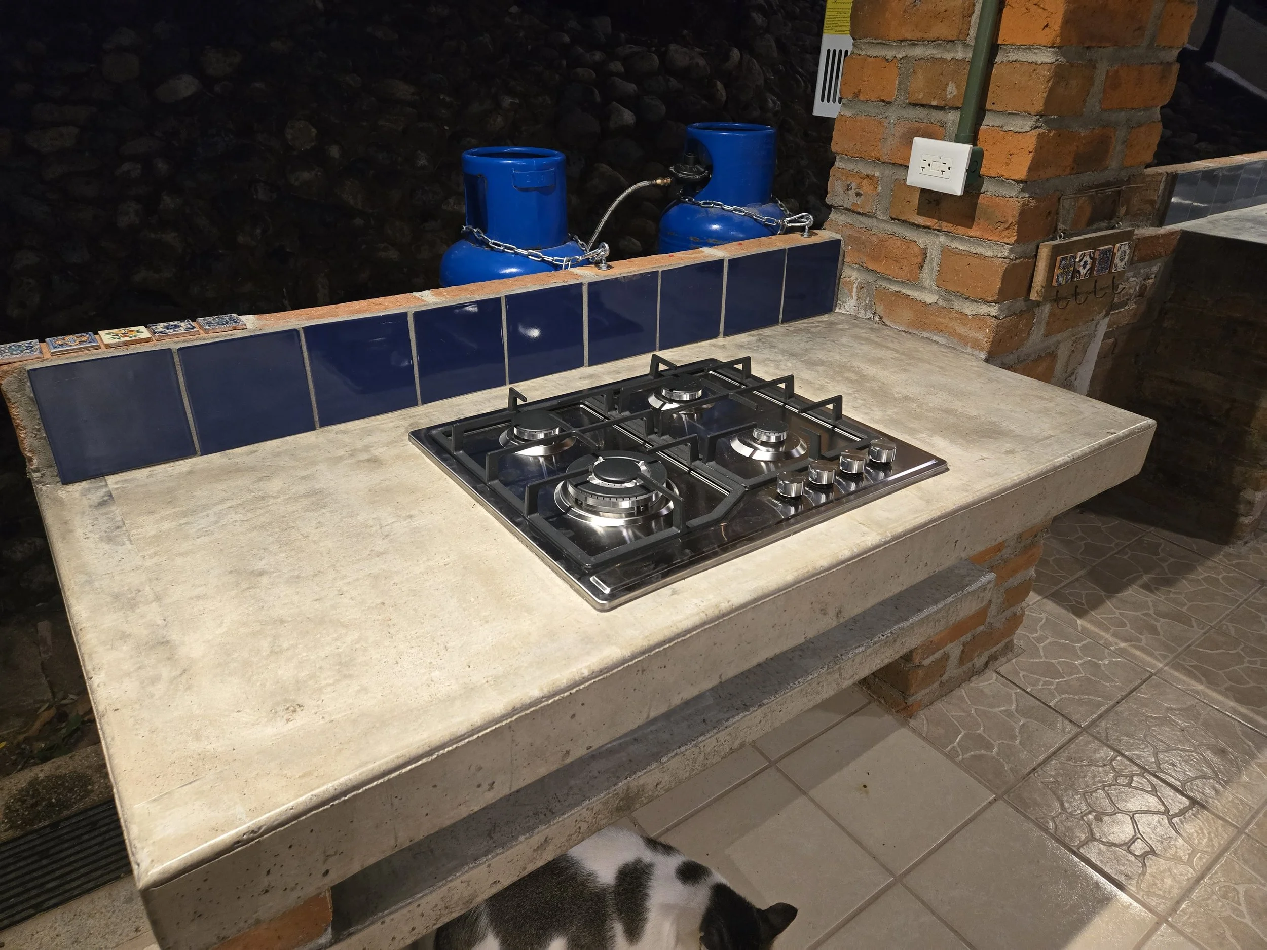 Stove top installed!