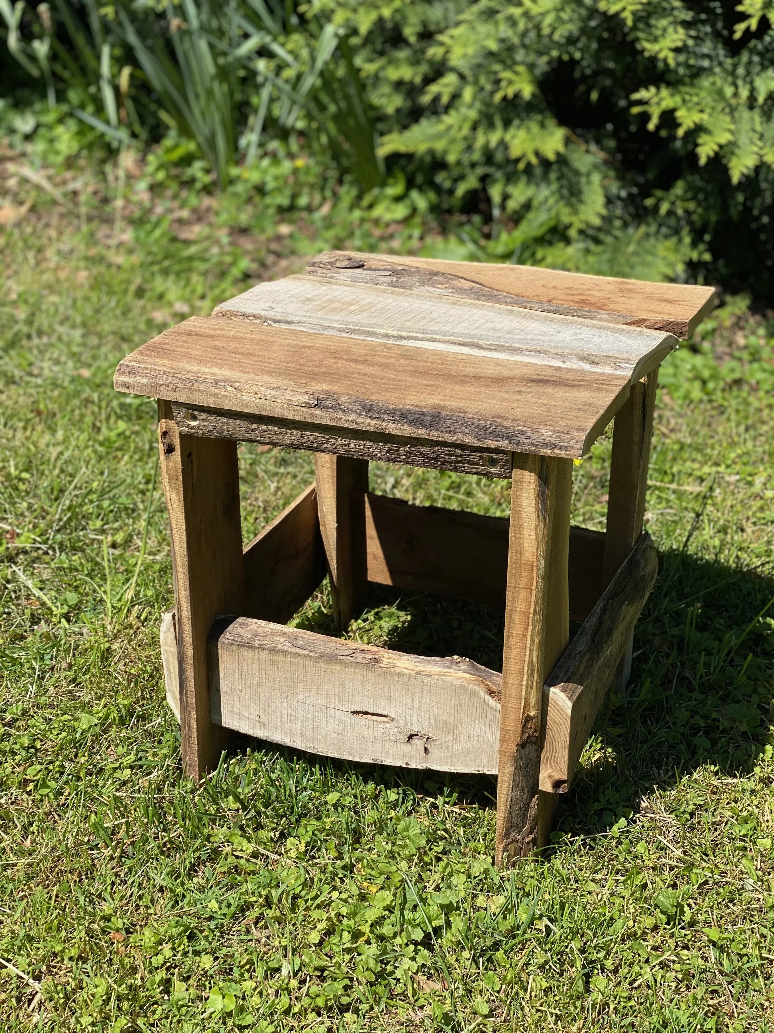 rustic outdoor end table 1.jpeg