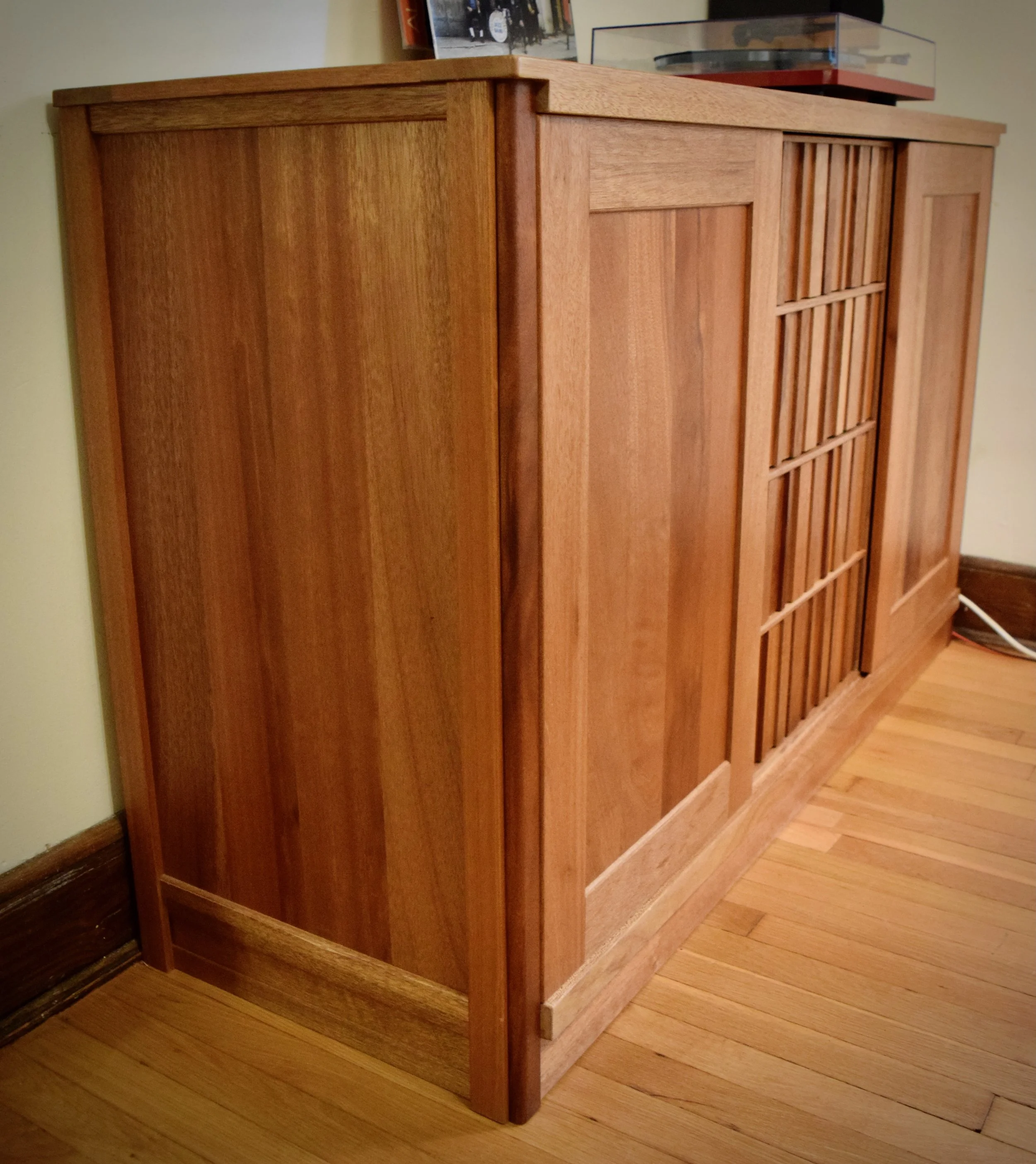 Solid reclaimed Honduran mahogany