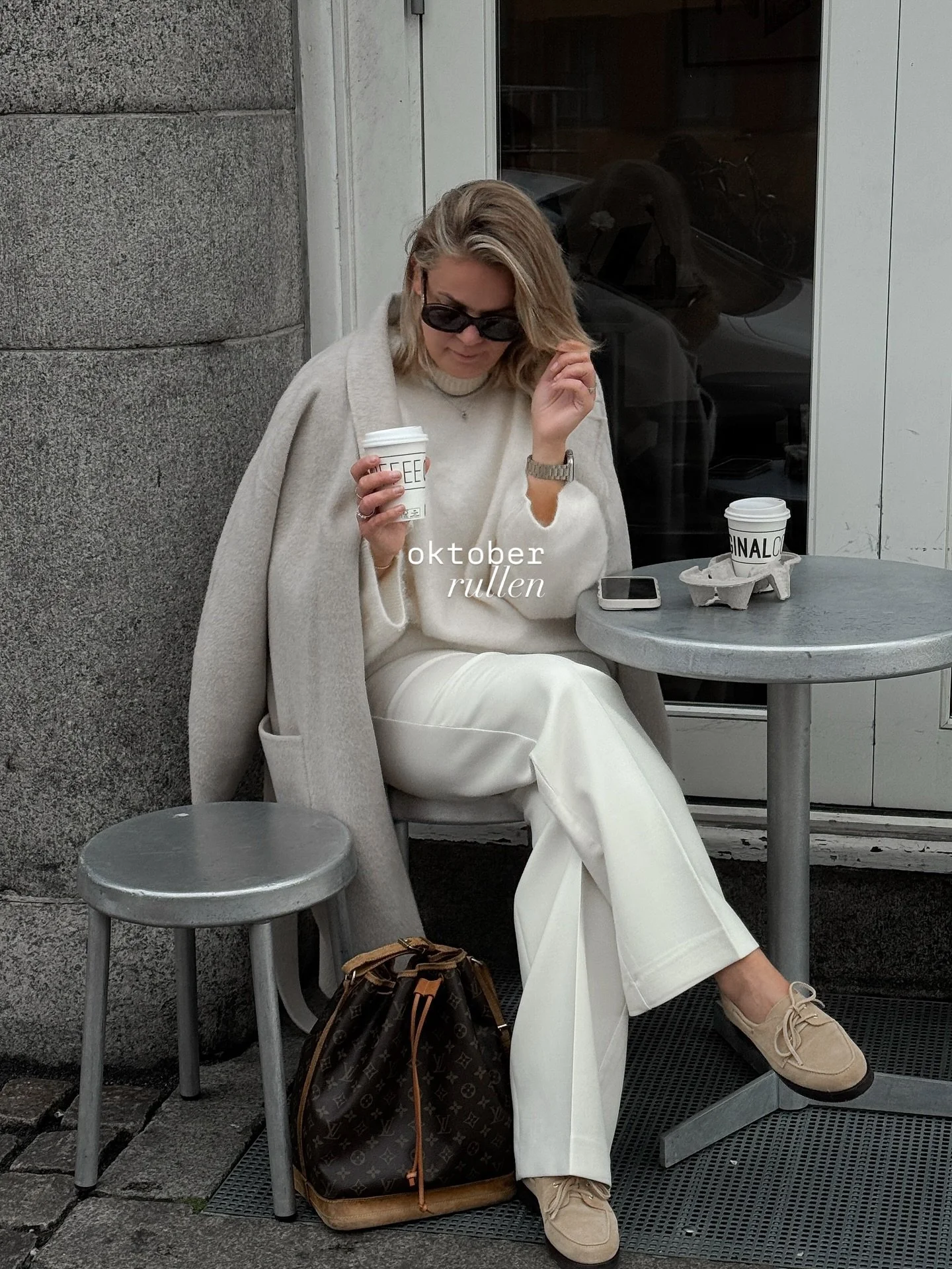 Oktober er altid en hvirvelvind hjemme hos os. Af fejringer, der klumper sammen, ferie og den begyndende travlhed med at f&aring; lukket hvad der lukkes skal, inden bladet vendes. 

Jeg f&oslash;ler jeg er lidt all over the place - s&aring; det er ru