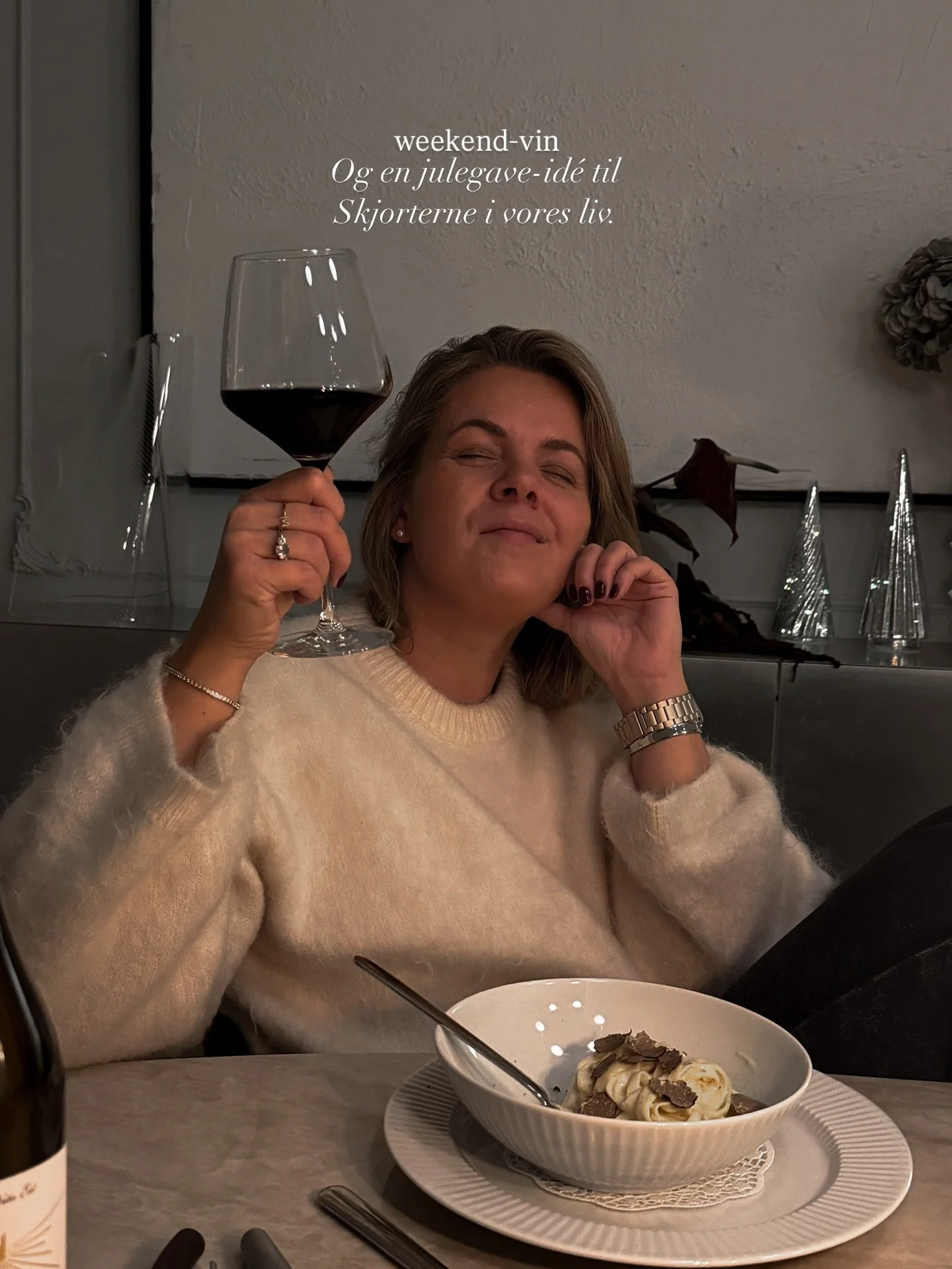 annonce FOR HVAD GIVER MAN DEM LIGE?? De der cyklende, padelspillende gastrosexuelle m&aelig;nd i 40&rsquo;erne, der har alt hvad de skal bruge?! 

Jeg synes det her er et par gode bud - vin-tools fra @evasolo__ i nice design. M&oslash;rkt tr&aelig; 