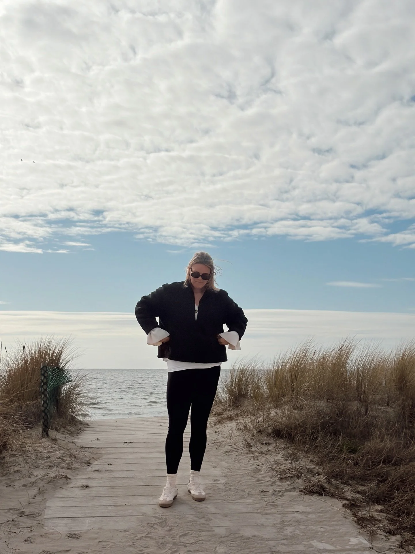 P&Aring;SKE-POSTKORT💌 

&ldquo;Jeg har ikke lavet en skid&rdquo;, t&aelig;nkte jeg, og lod fingeren scrollen gennem kamerarullen. Men s&aring; var der de hvide asparges med hollandaise, hvid Bourgogne med vennerne, p&aring;ske-scoopet fra R&oslash;d