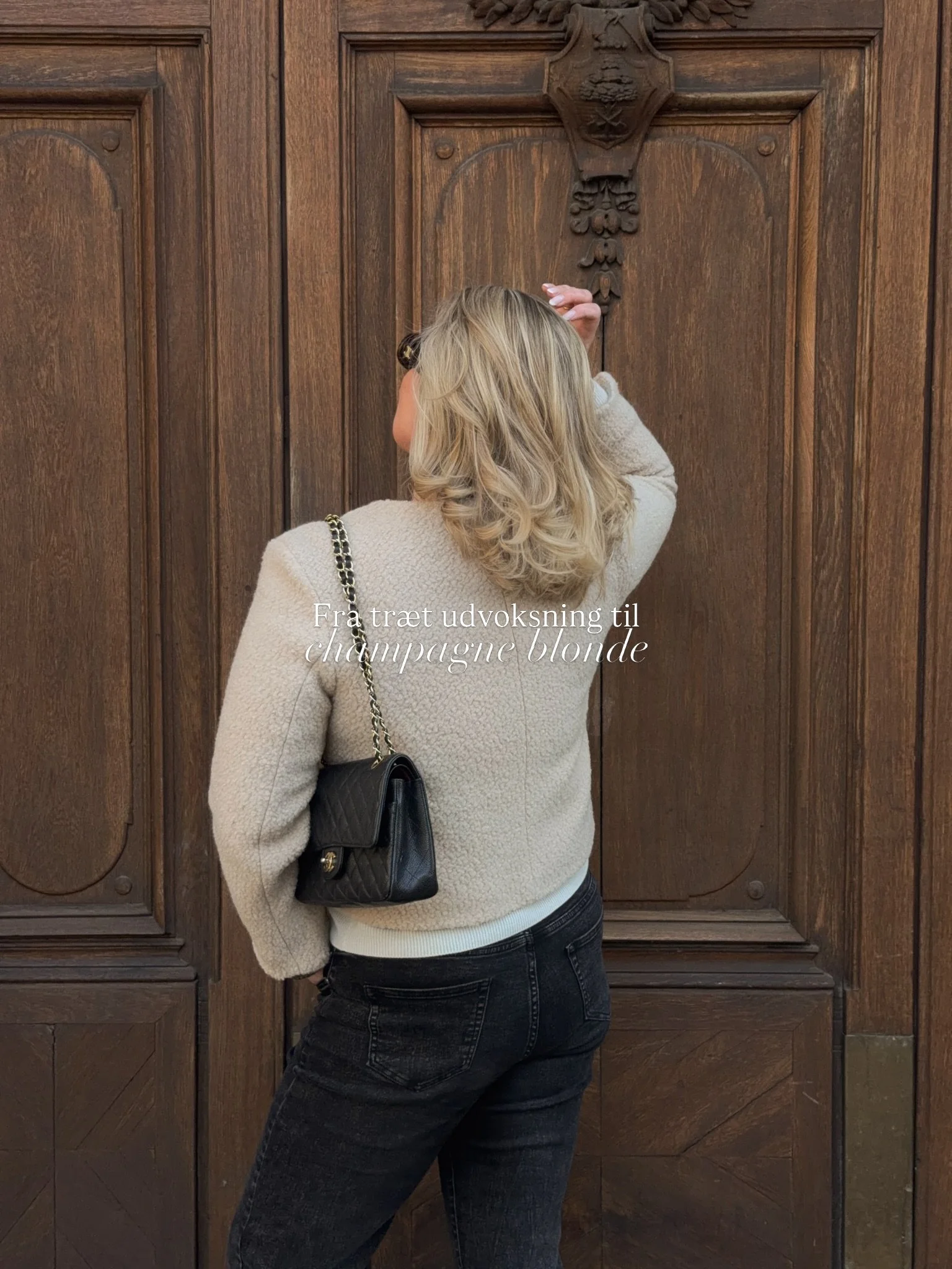 annonce P&aelig;nt og naturligt, ik? Som altid fikset af dygtige @marinacanic.hair - hun bliver hurtigt booket, s&aring; man skal skynde sig, hvis man skal n&aring; at have en tid inden sommer🤍

Fik det farvet m&oslash;rkere i efter&aring;ret. Seeme