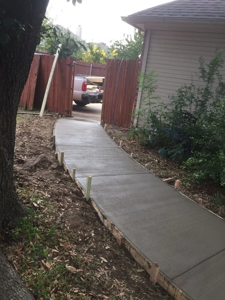 curved sidewalk.jpg