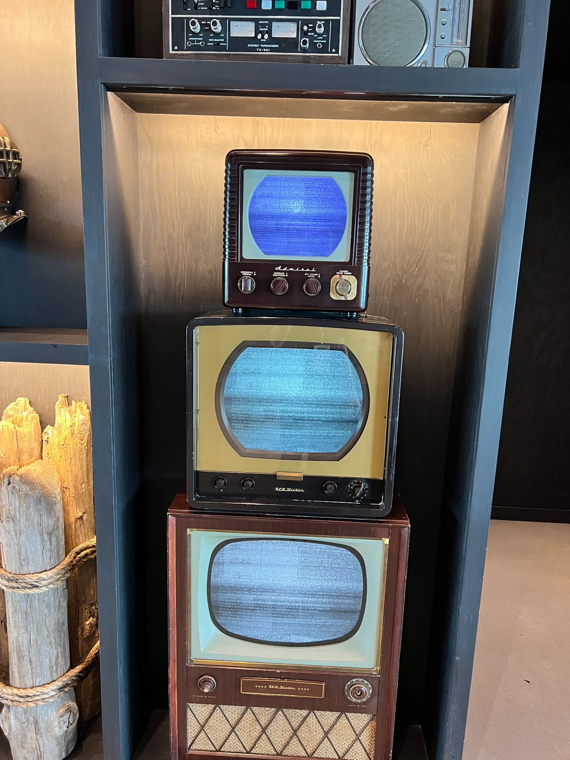 Full audience at Google AI event at Pier 57 NYC, featuring luxury DJ entertainment by Aria Melody DJ.