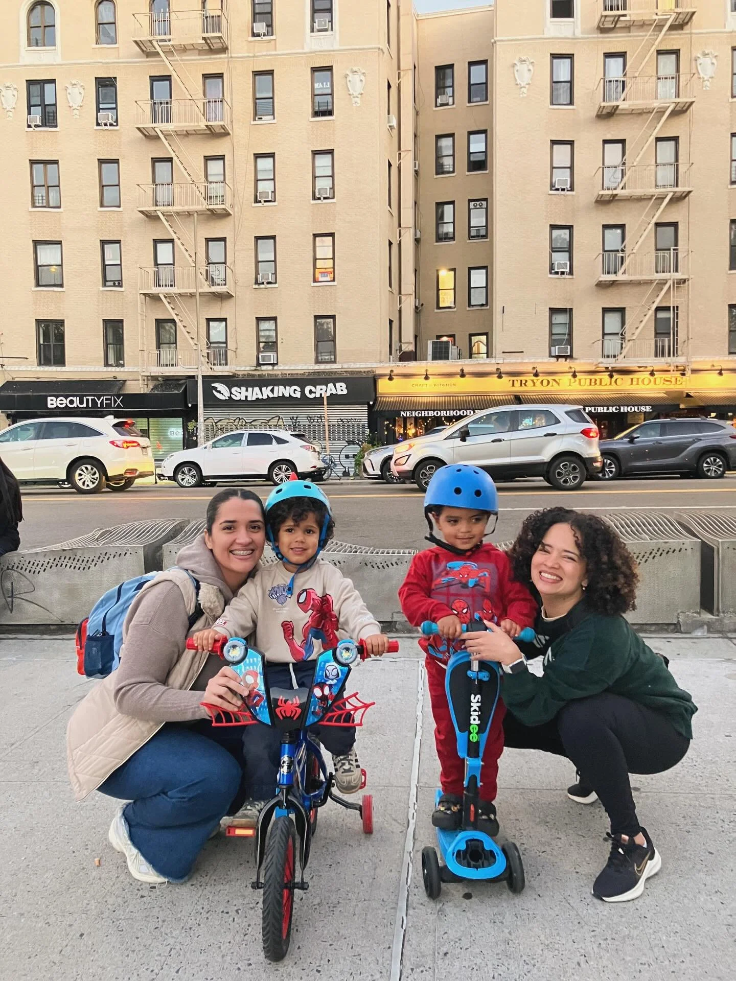 Bendito Dios por regalarme mas que una amiga, una hermana.
Bendita la maternidad con sus picos y sus valles que nos han unido y nos han hecho reconocer nuestra necesidad de un Salvador.
Bendita las conversiones, risas y l&aacute;grimas que nos hacen 