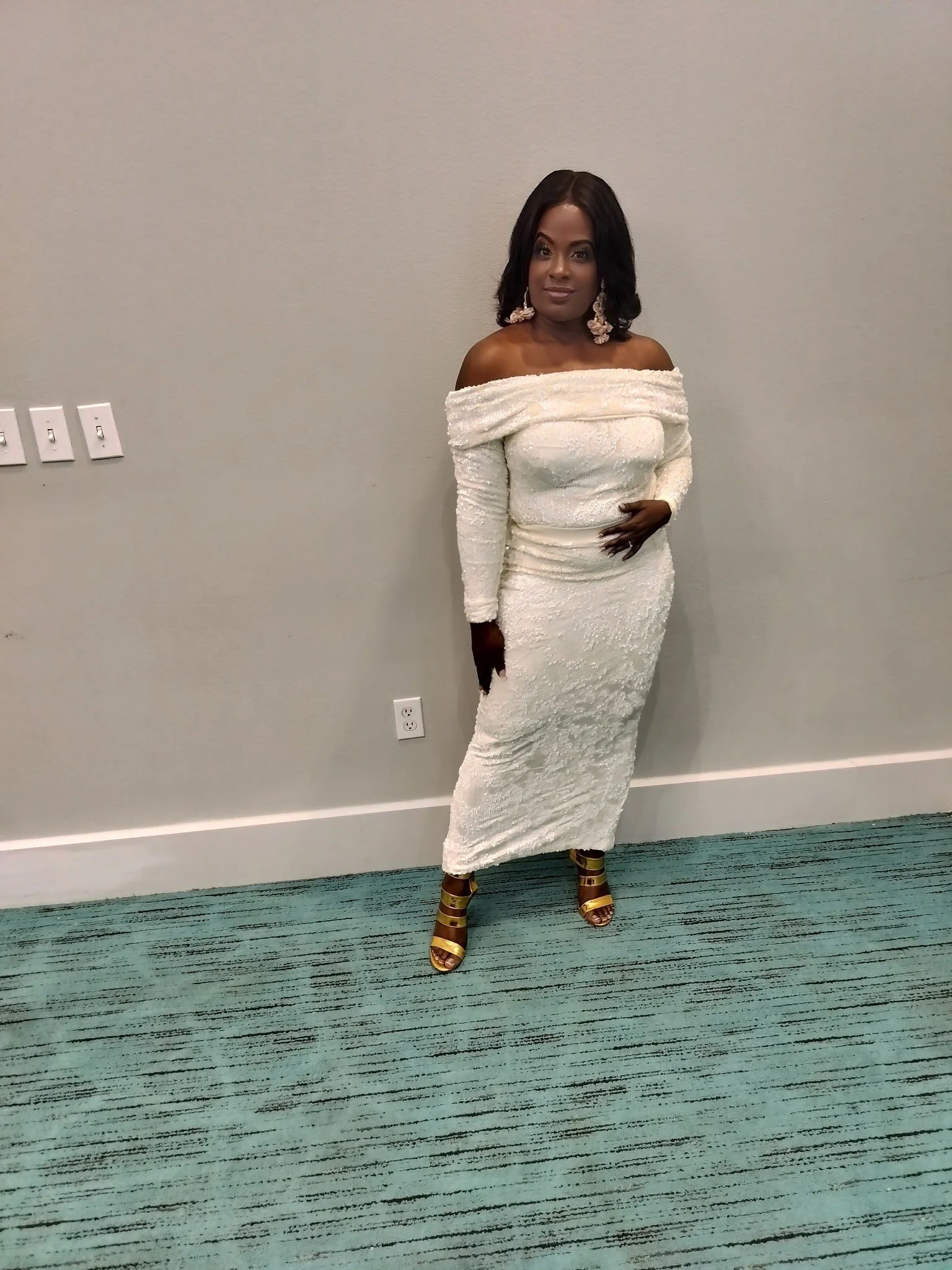 Queen in Sparkling white