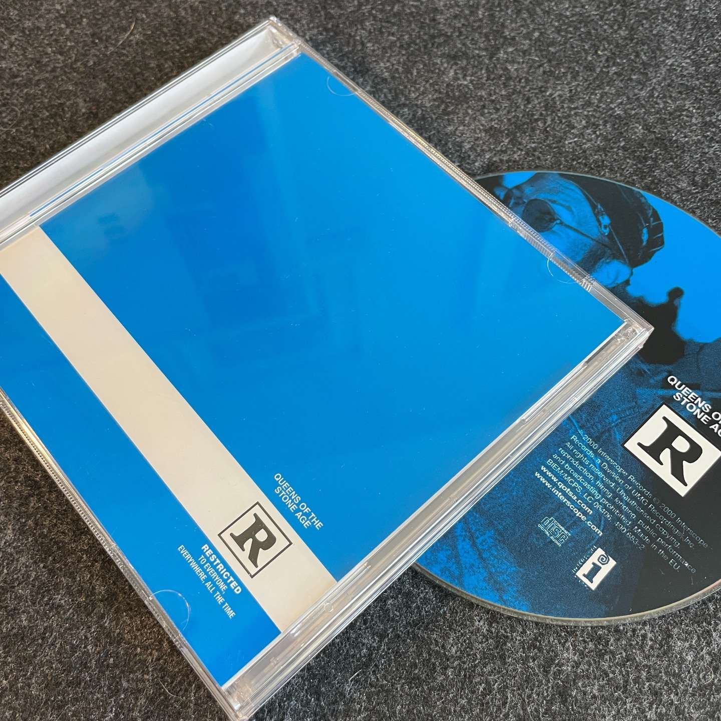 Big fan of #queensofthestoneage and this is on today's playlist.

Might be a controversial opinion, but I think this is their best cover artwork. Later albums feature some great illustrations but I love the simplicity and intent of this. A jab at the