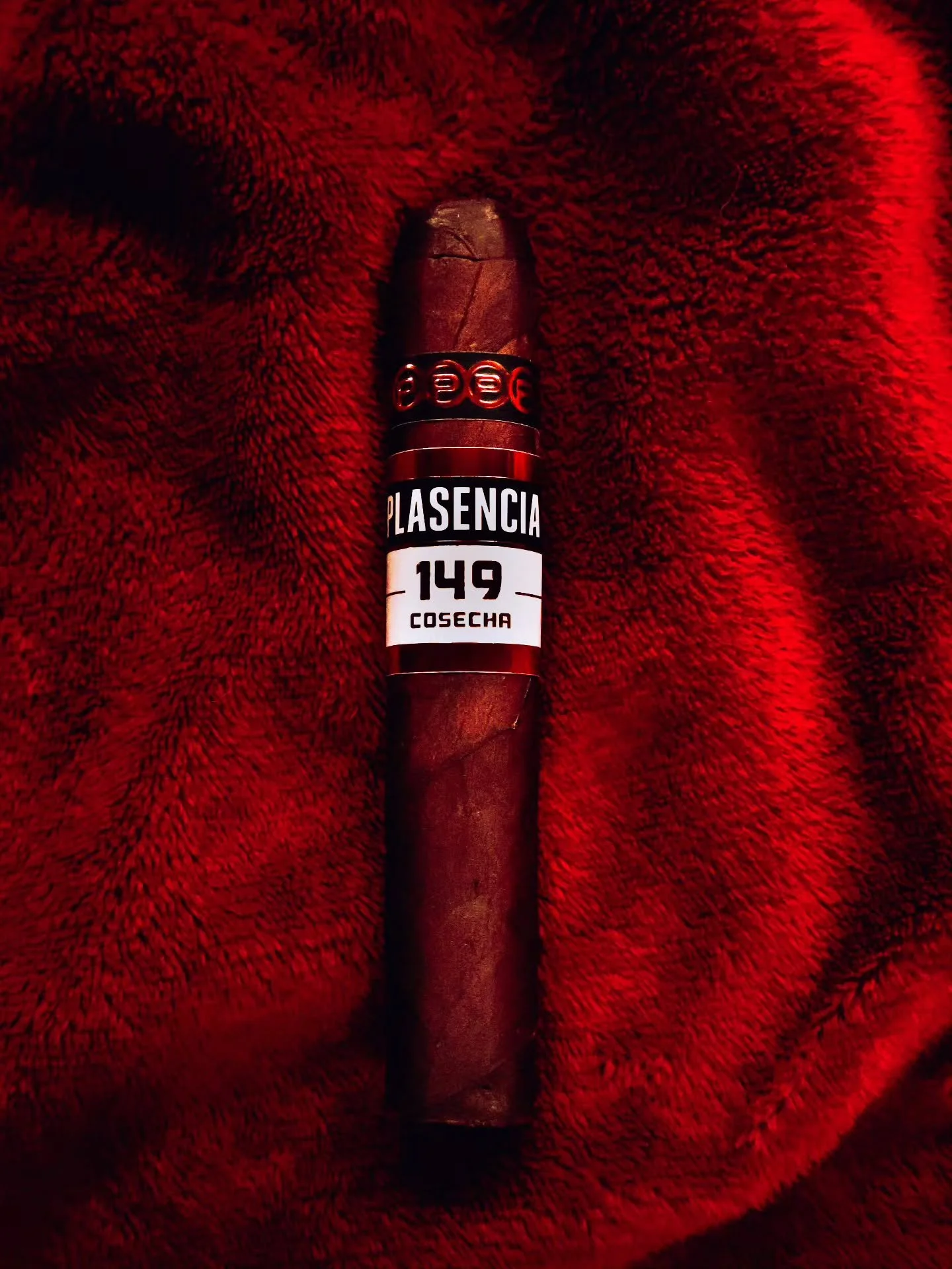 Field Note: Plasencia &mdash; Cosecha 149

What to notice
&bull; &ldquo;Cosecha&rdquo; = single-harvest focus; expect a cohesive, dialed-in profile.
&bull; Construction: firm bunch with measured resistance; slow it down to keep the cone cool.
&bull; 