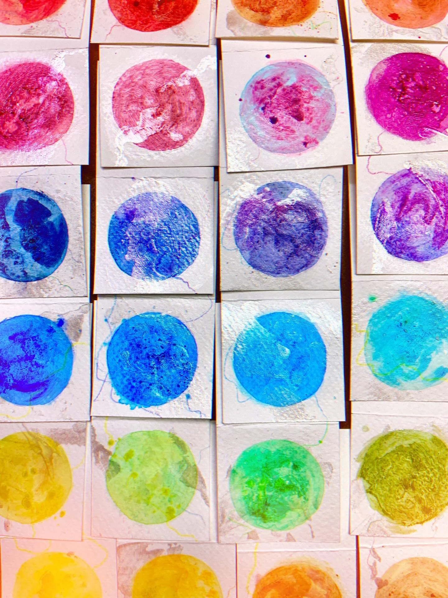 Color swatches ~ oil paint over watercolor, with iridescent acrylic medium in between ✨

Which one stands out to you? Give it a name!