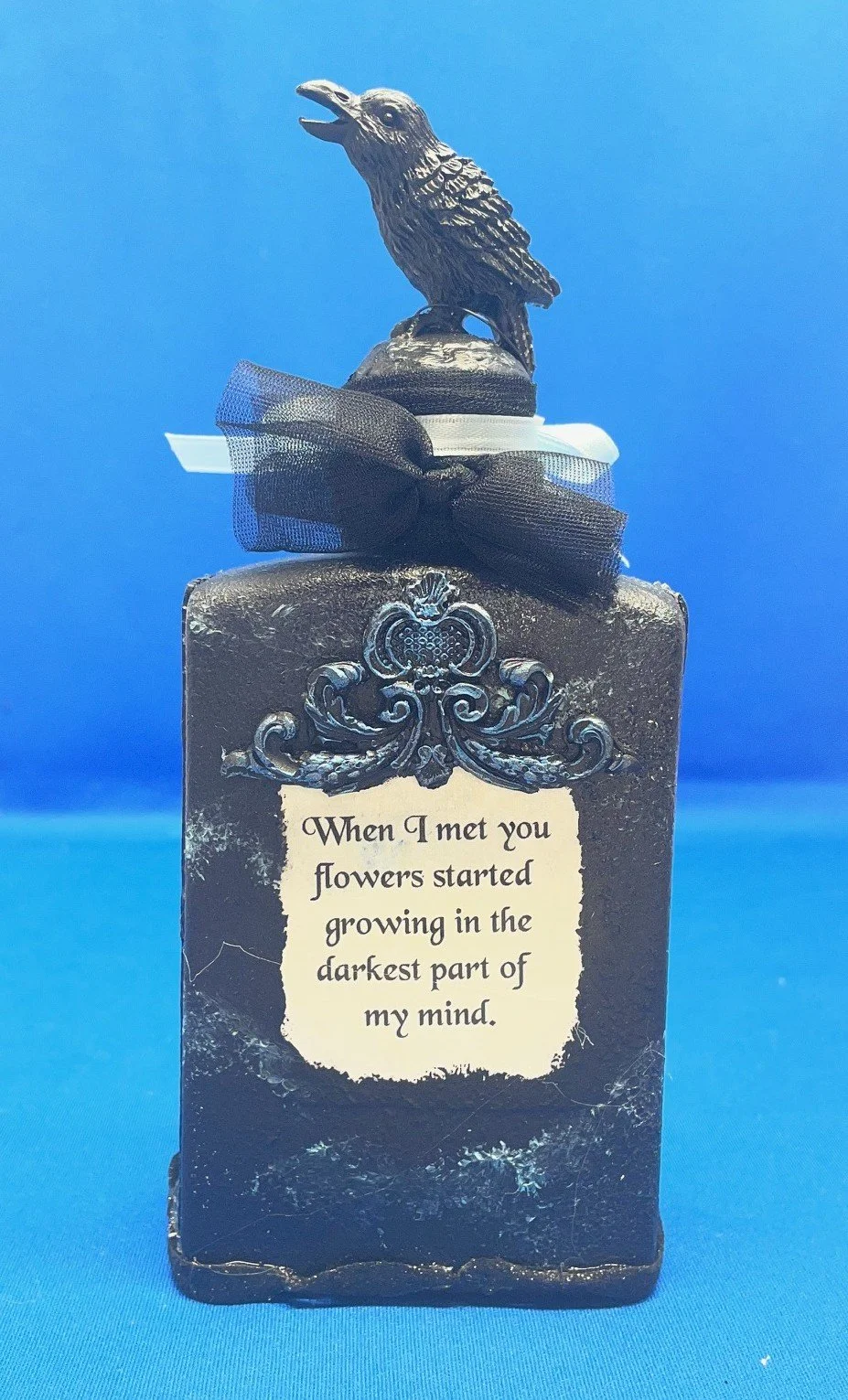 Fantasey Bottle Raven Back 3x1,5x7.5.jpeg