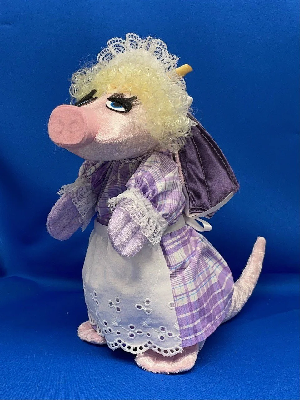 Miss Piggy-Mrs. Cratchit 3.jpg
