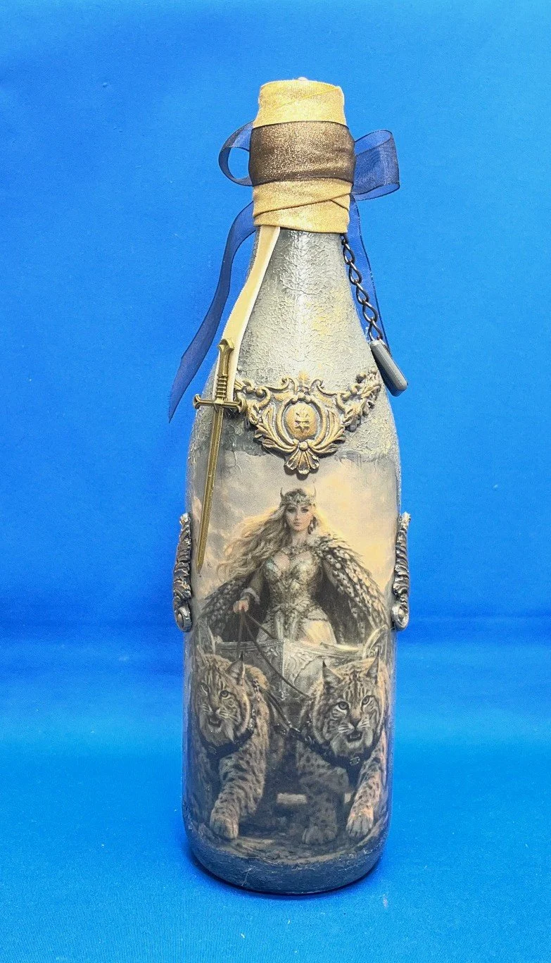 Fantasy Bottle Freya 1.jpeg