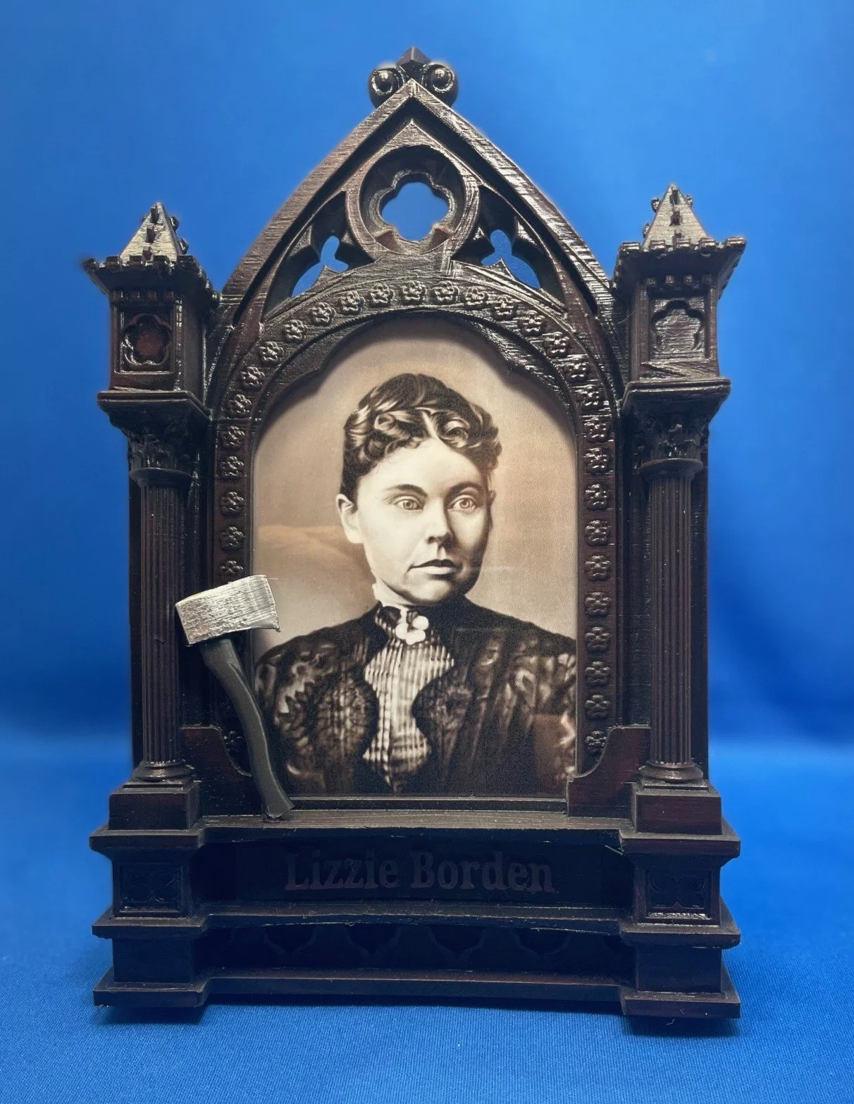 Gothic Lizzie Borden Deluxe Frame 6x9