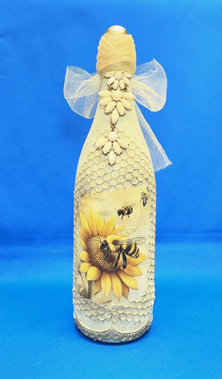 Fantasy Bottle Bee 1.jpeg