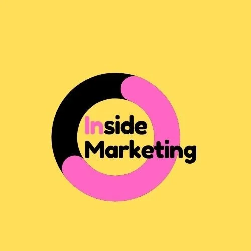 Logo avec un cercle partiellement noir et rose et le texte 'Inside Marketing' en noir et rose sur fond jaune.