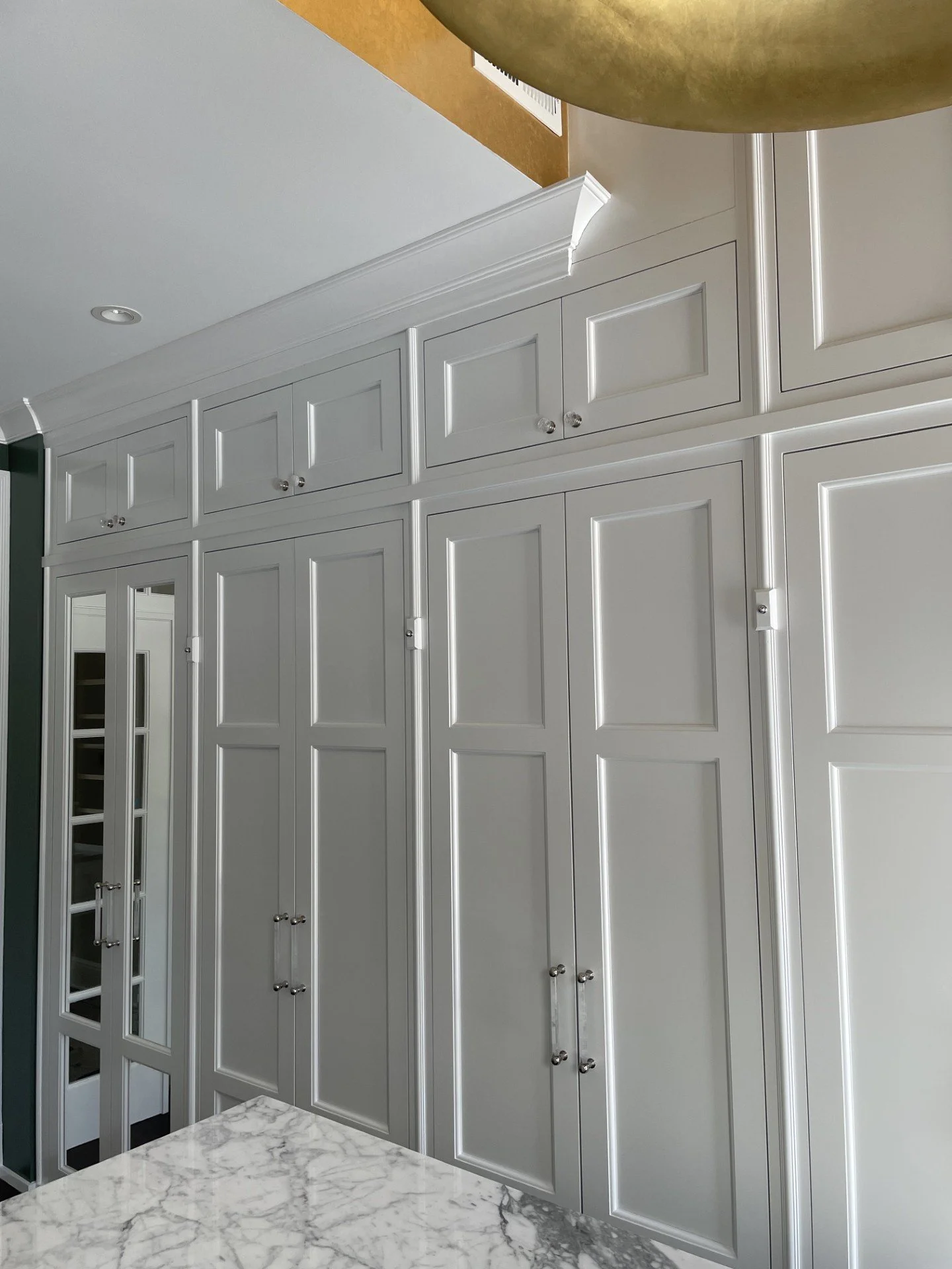 Closet19.jpg