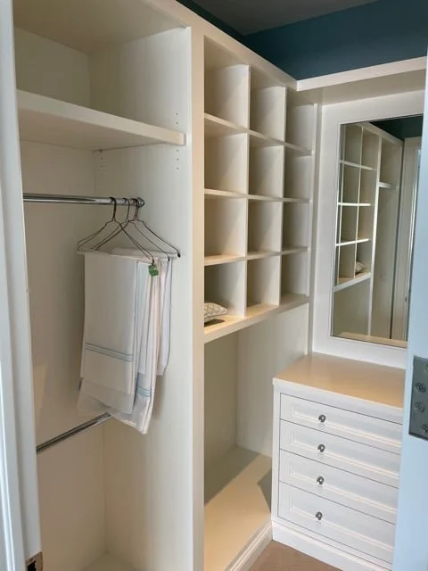 Closet2.jpg