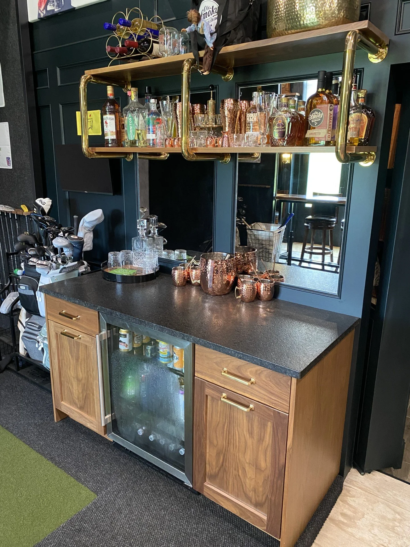 Bar16.jpg