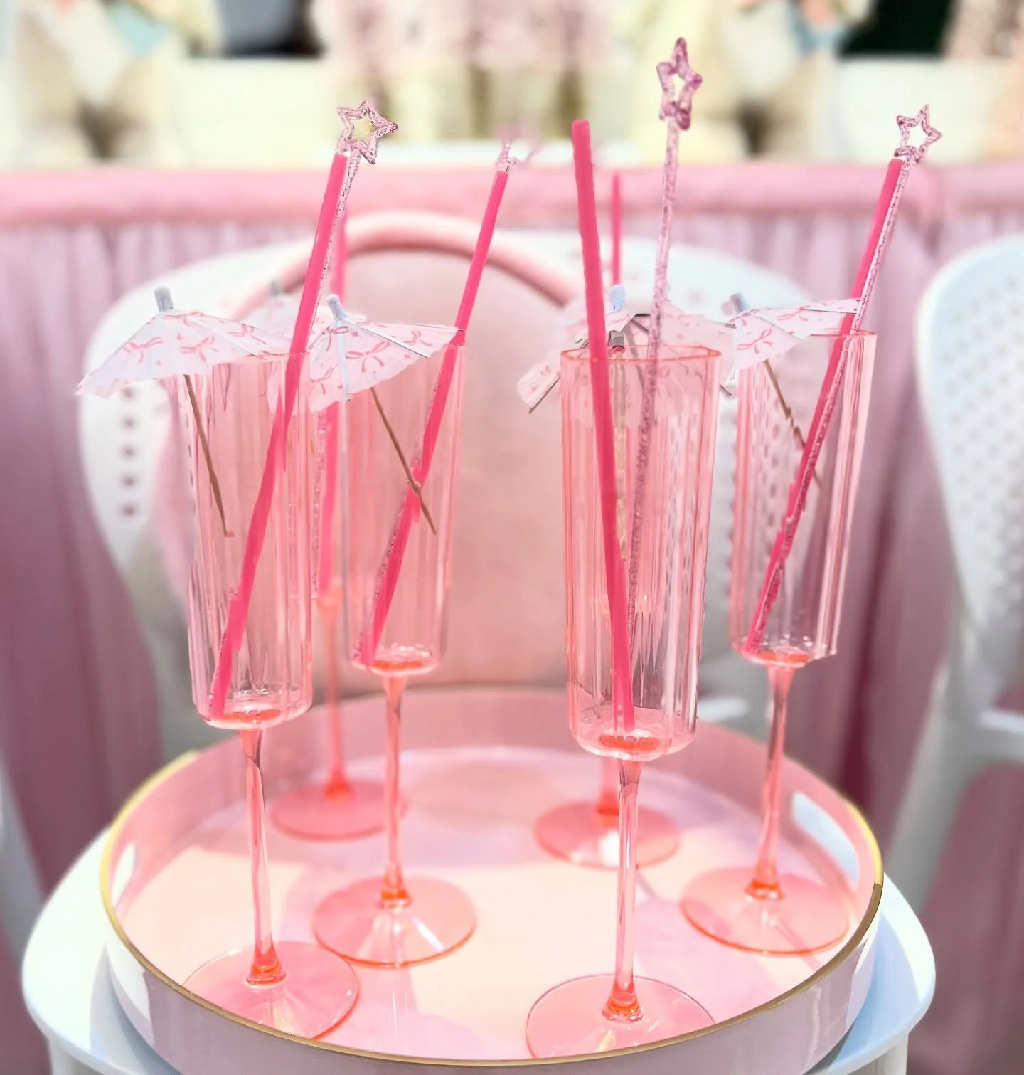 Princess day is NOT complete without a fancy juice drink in a FANCY cup made just for a Princess!! 👑