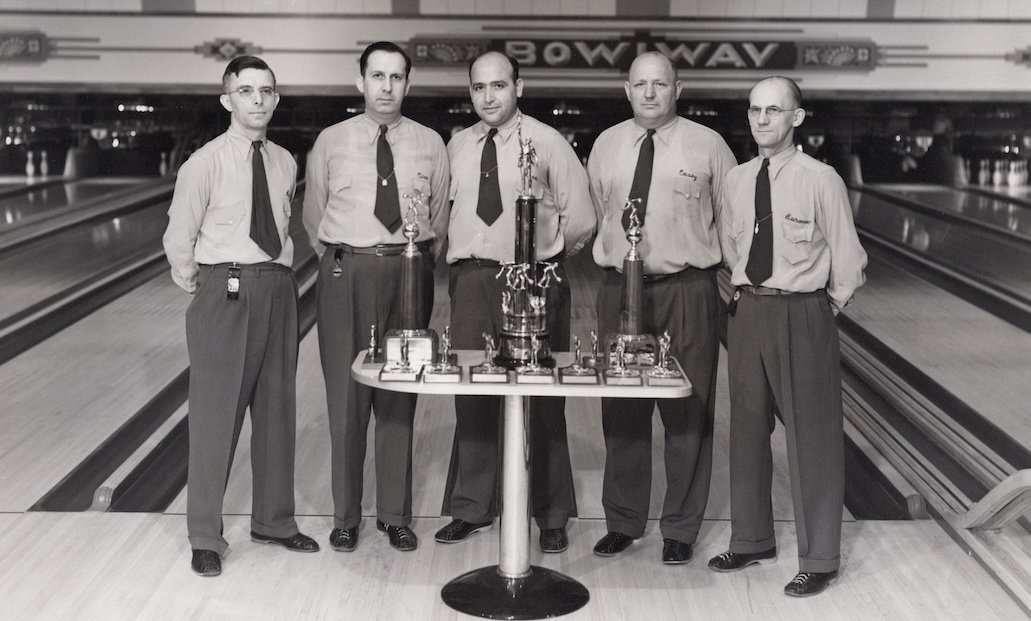 Boulos (center) at Bowlway Recreation with Championship Team