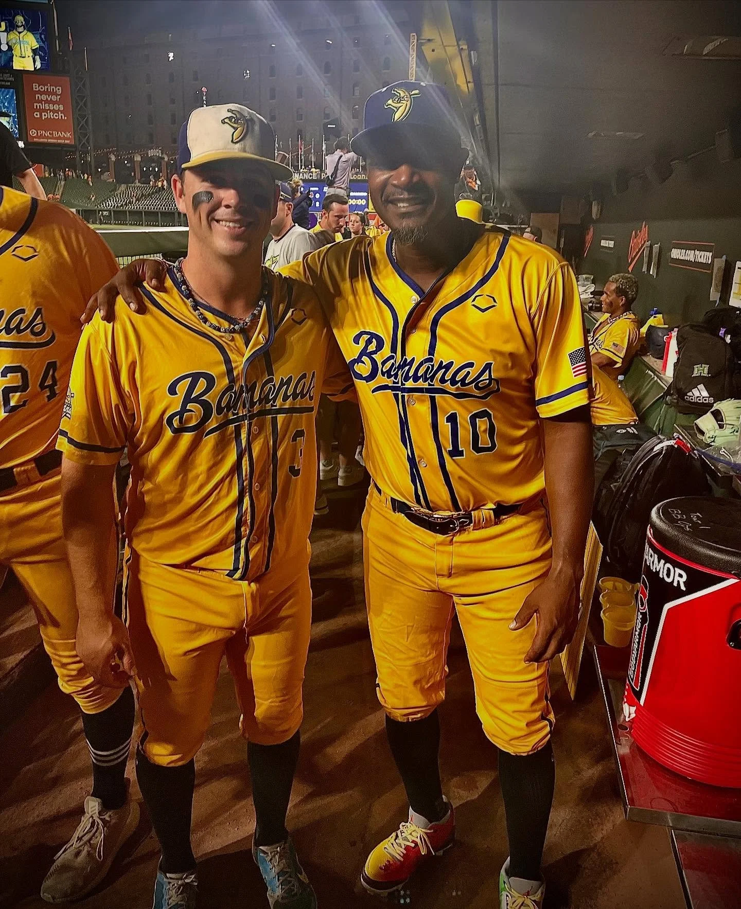 I wasn&rsquo;t the only Jones in town tonight! 

Baltimore thank you for an amazing night! 

#savannahbananas #baltimore