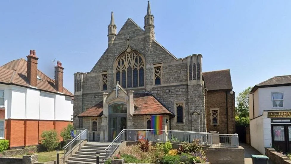 OPEN DAYS: