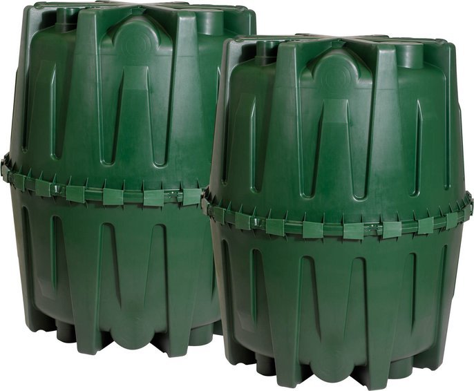 Dos tanques de almacenamiento verdes de plástico con tapa en imagen.
