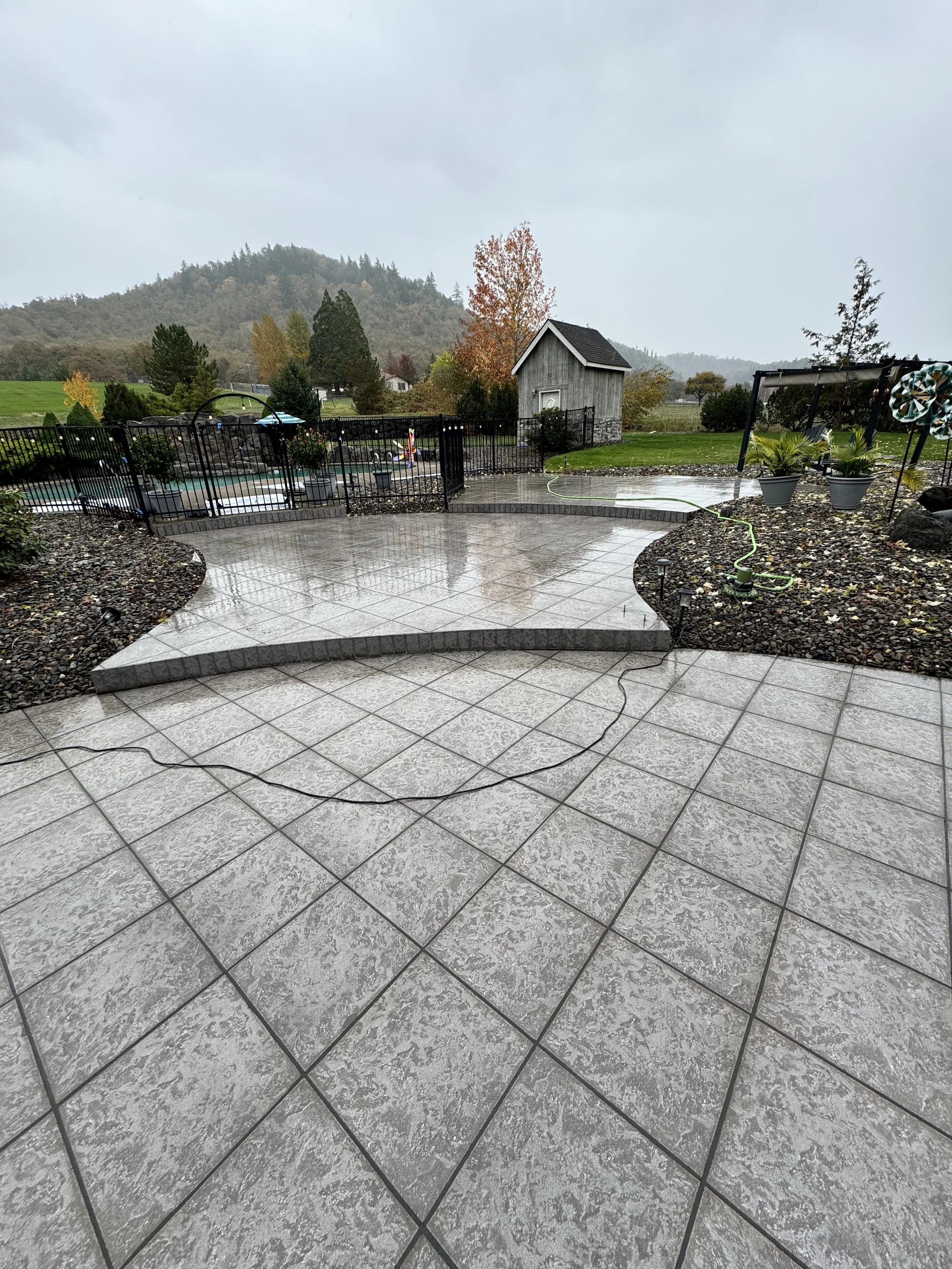 Outdoor tile patio by Lehman Construction in Roseburg, Oregon.