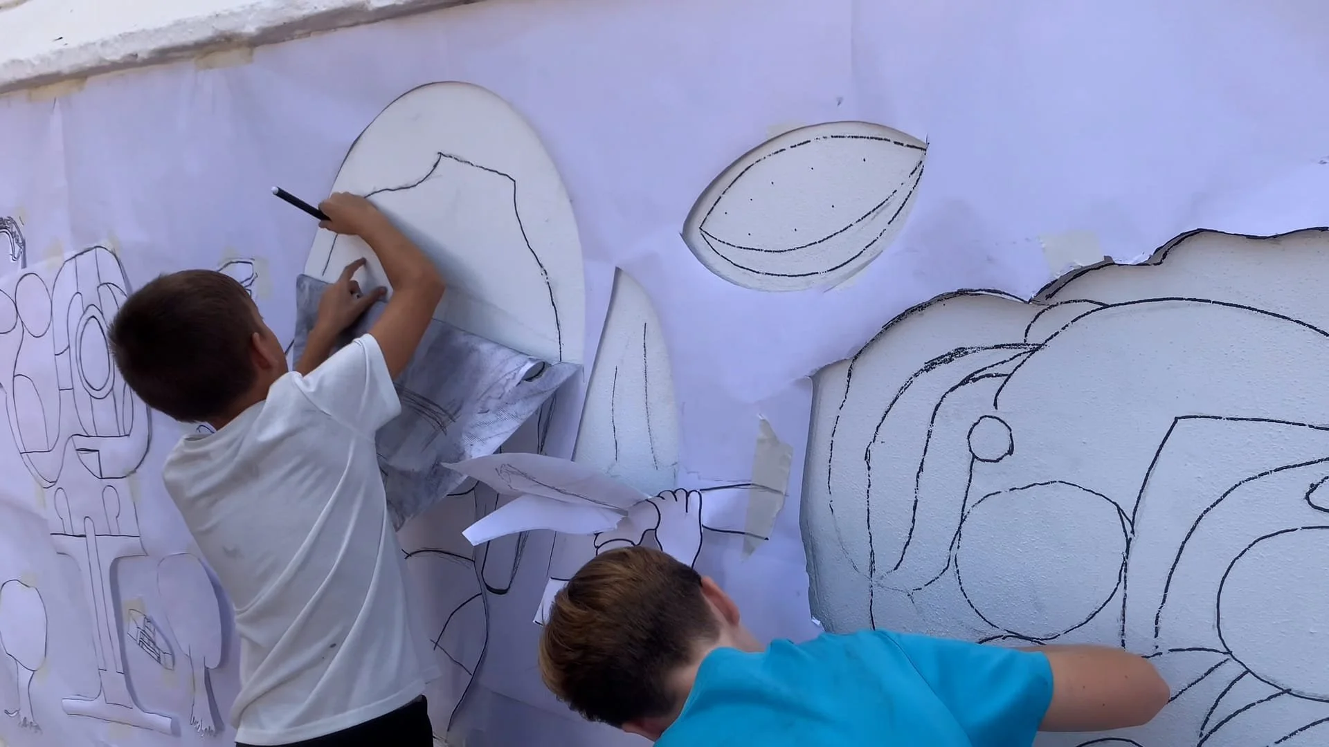 EmeMartos_Taller Mural Vva de Algaidas.00_00_39_24.Still004.jpg