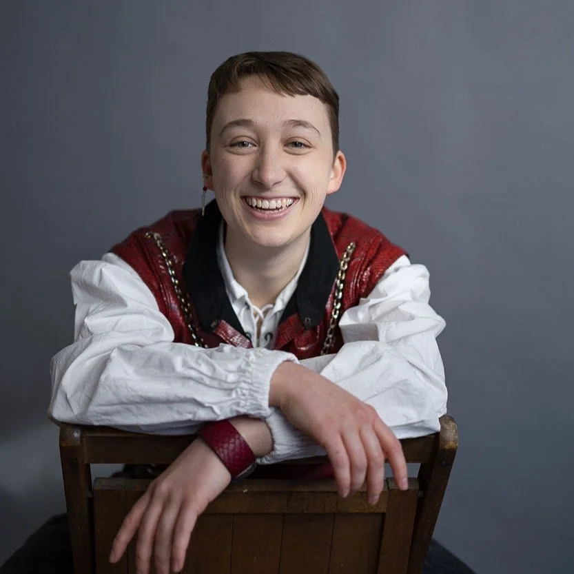 Beks Roen (they/he) | Actor-Combatant & Writer