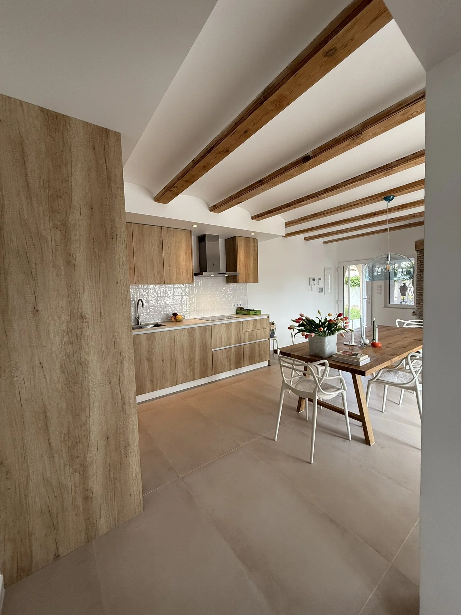 De keuken vanaf de andere kant gezien