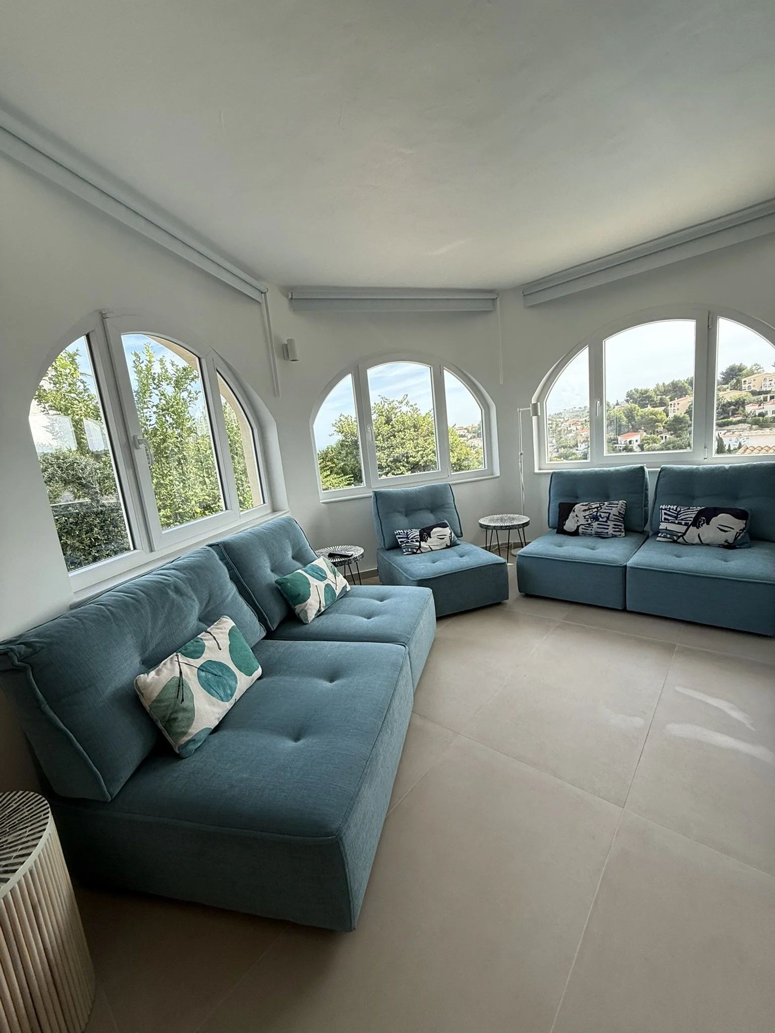 Salon met 7 zitelemeten en TV