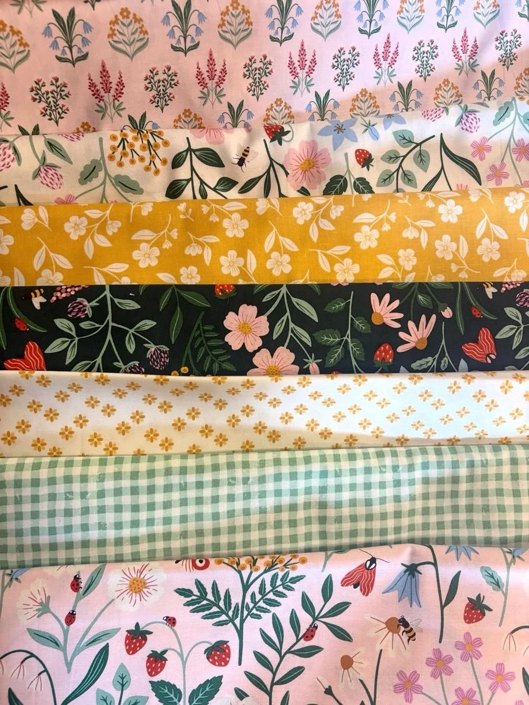 It&rsquo;s National Craft Month and we&rsquo;re shining a spotlight on @barleysbobbins 🌸

From colorful spring fabrics to beautifully curated sewing supplies, her booth is a dream for anyone who loves to create. Whether you&rsquo;re starting a new p