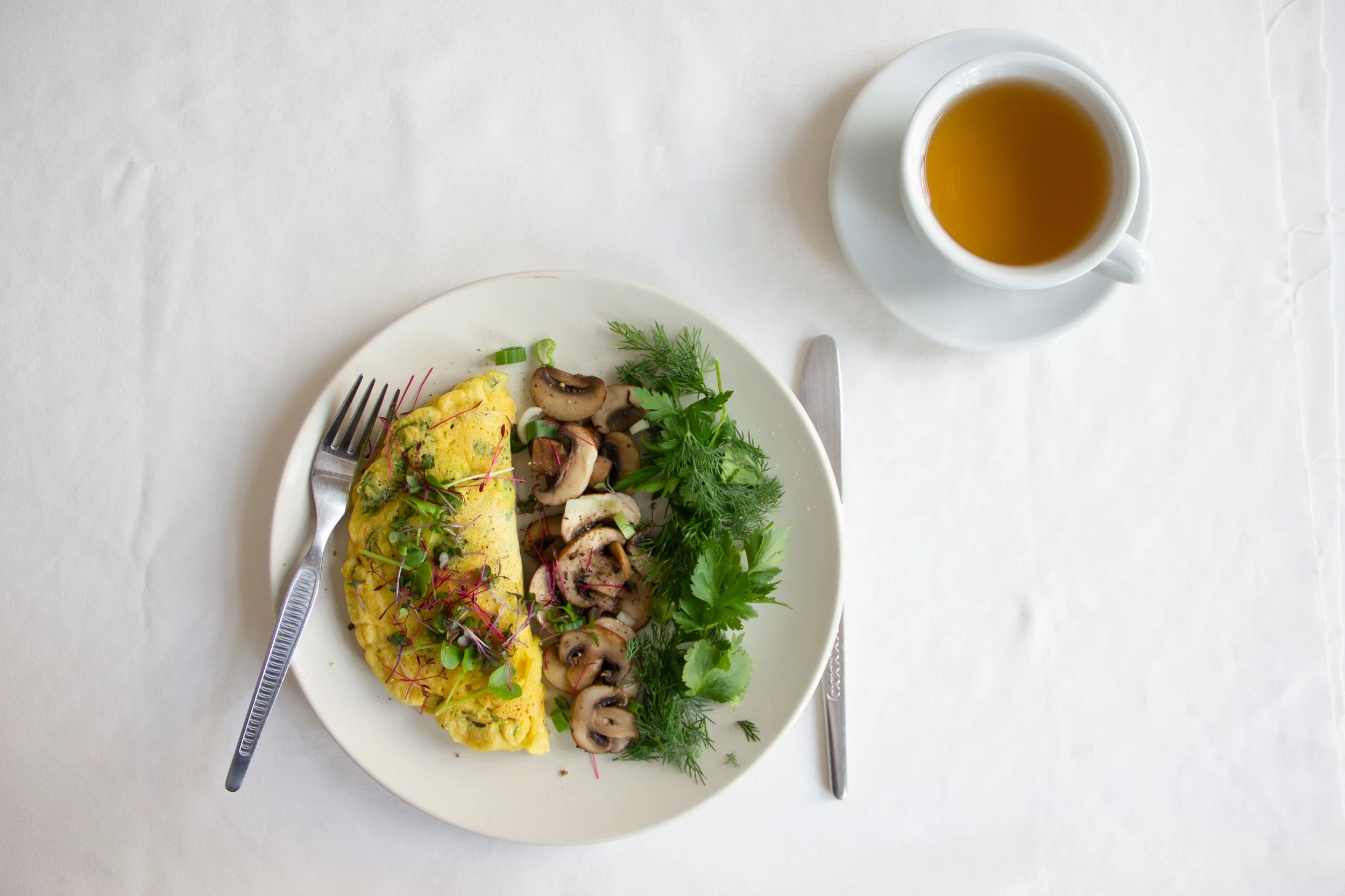 Omelette with herbs and seasonal vegetables