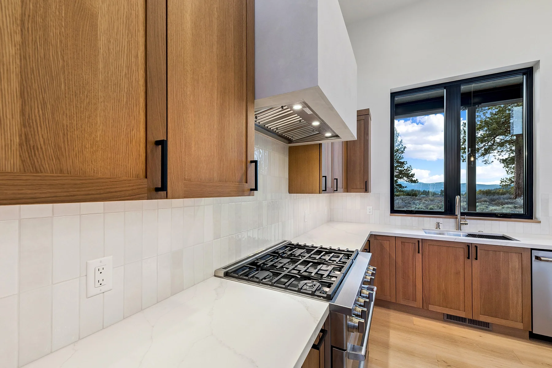 tudor-lane-kitchen-range-countertops-a29.webp